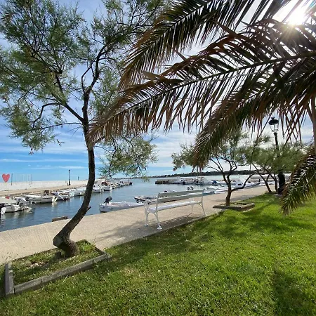 Adriatic Apartment *