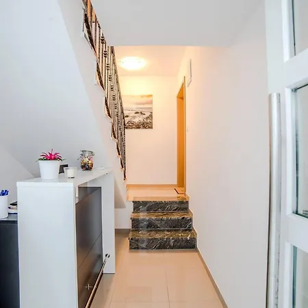 Adriatic Apartamento *