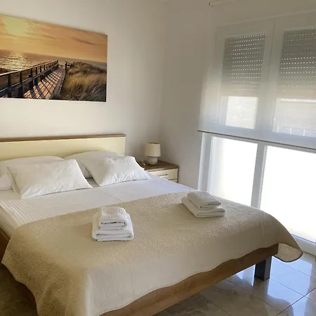 Adriatic Apartment *